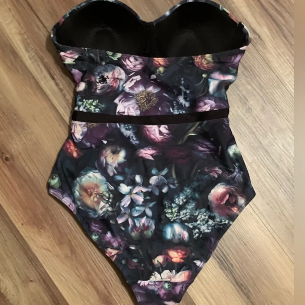 Ted Baker Shadow One Piece Swimsuit - Picture 3 of 9